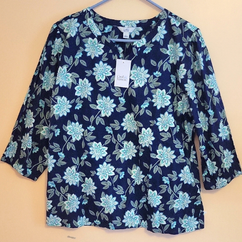 BNWT Craft & Barrow Women's Blue Floral Top